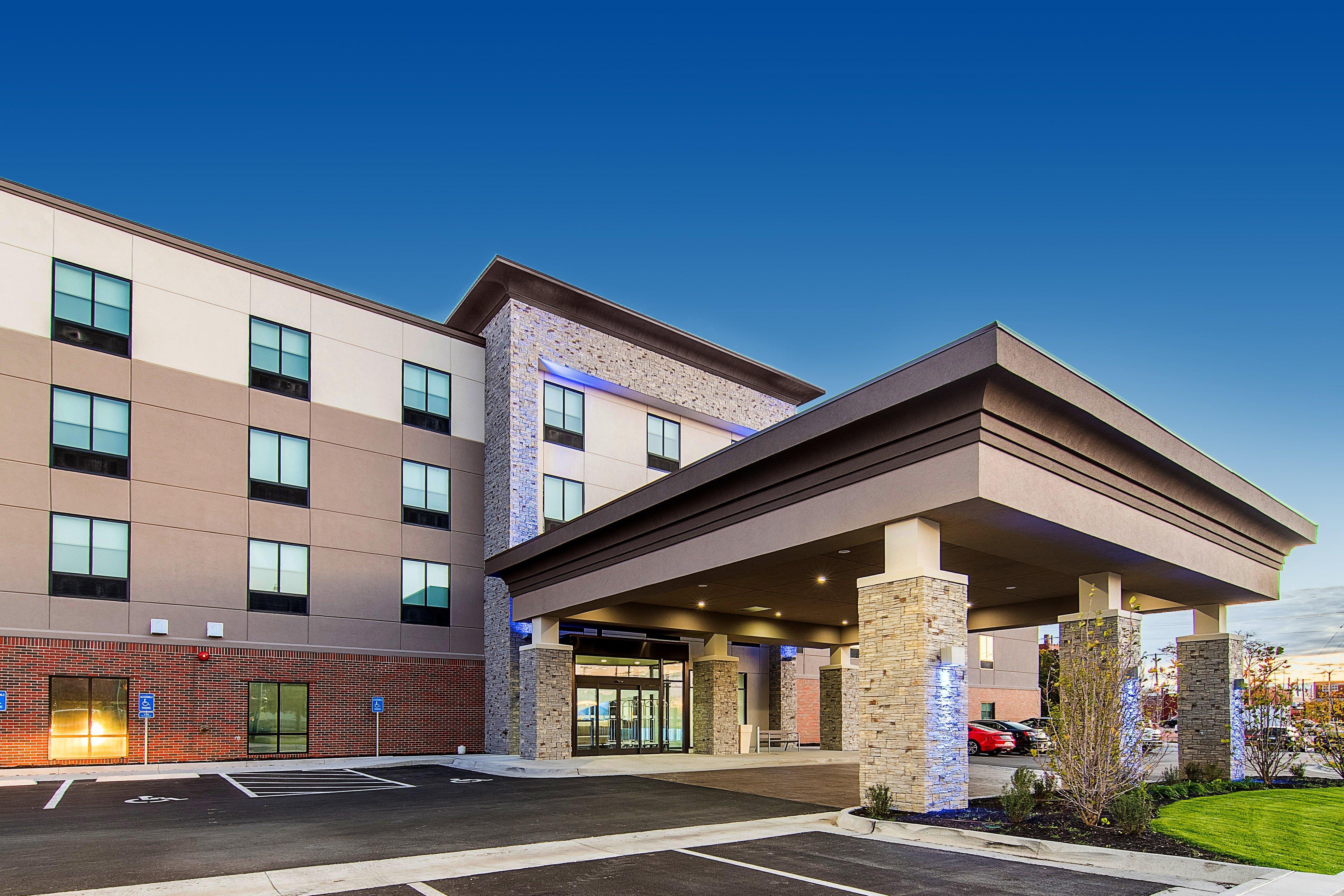 Holiday Inn Express & Suites - Atchison By Ihg Exterior foto