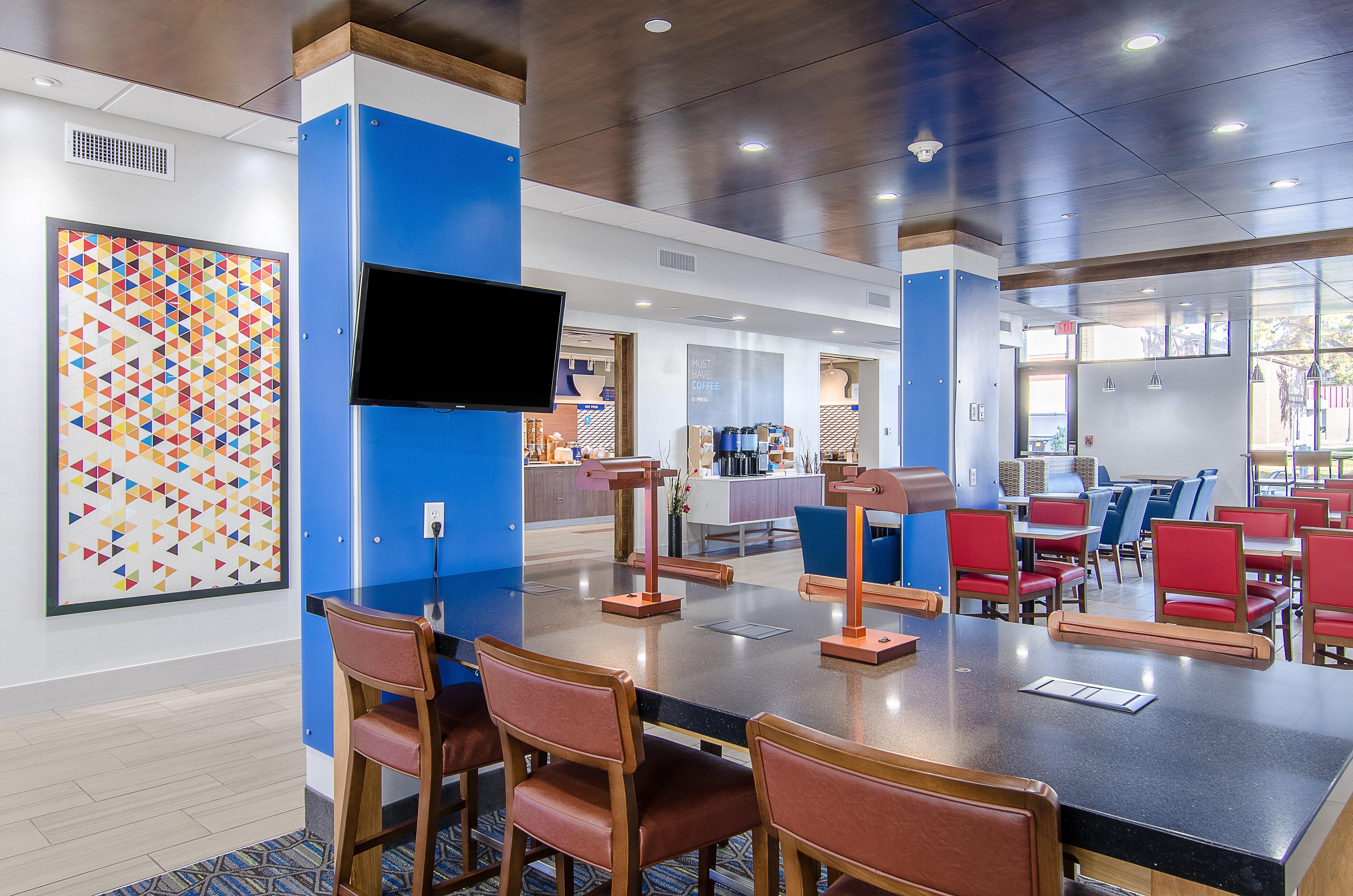 Holiday Inn Express & Suites - Atchison By Ihg Exterior foto
